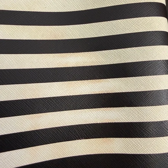 Black and White Striped Handbag Henri Bendel - Picture 14 of 14